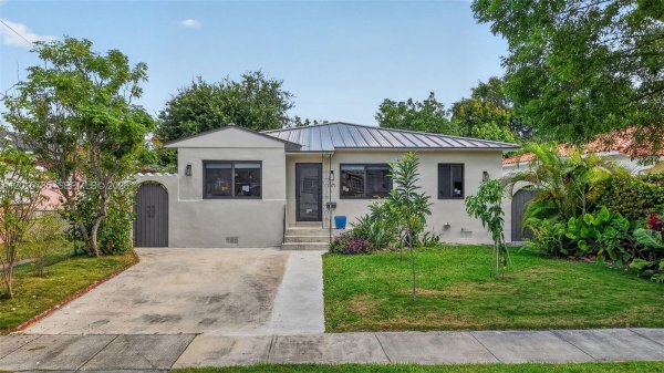 1871 SW 23rd St Miami, FL 33145