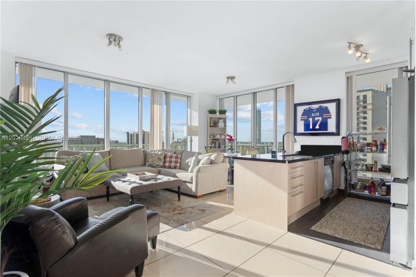 1111 SW 1st Ave #2925-N Miami, FL 33130