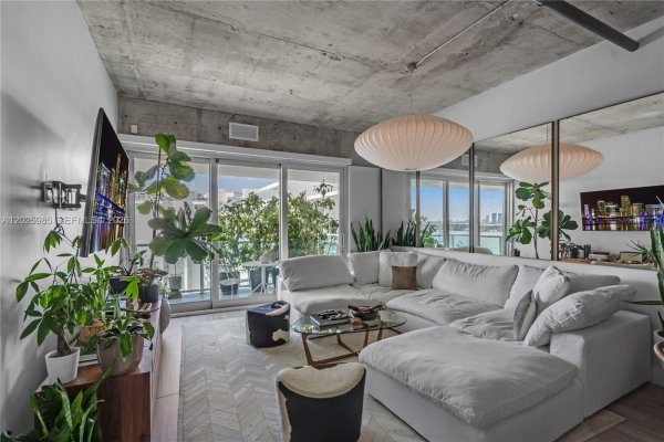 1000 West Ave #PH23 Miami Beach, FL 33139