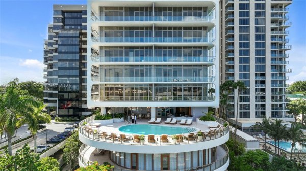 2678 Tigertail Ave #1705 Miami, FL 33133
