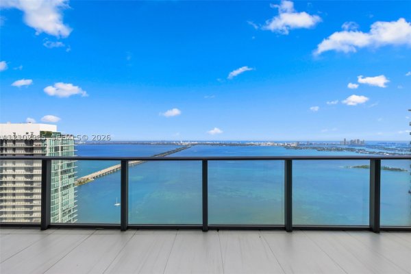 480 NE 31st St #PH5002 Miami, FL 33137