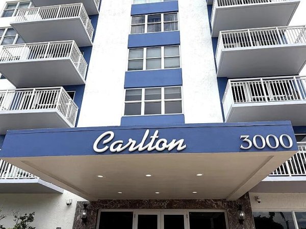 3000 E Sunrise #17F Fort Lauderdale, FL 33304