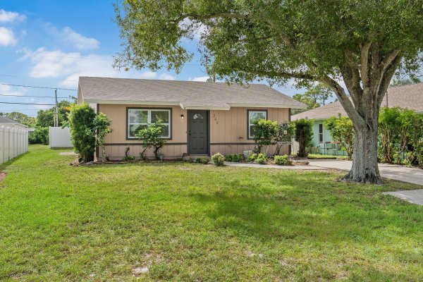 365 16th St Vero Beach, FL 32962