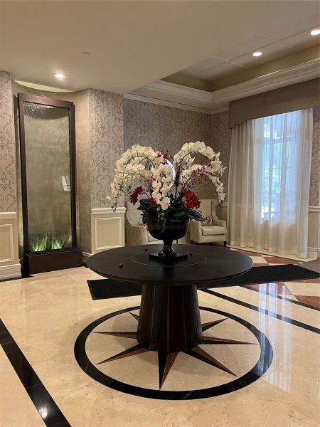 16102 Emerald Estates Dr #129 Weston, FL 33331