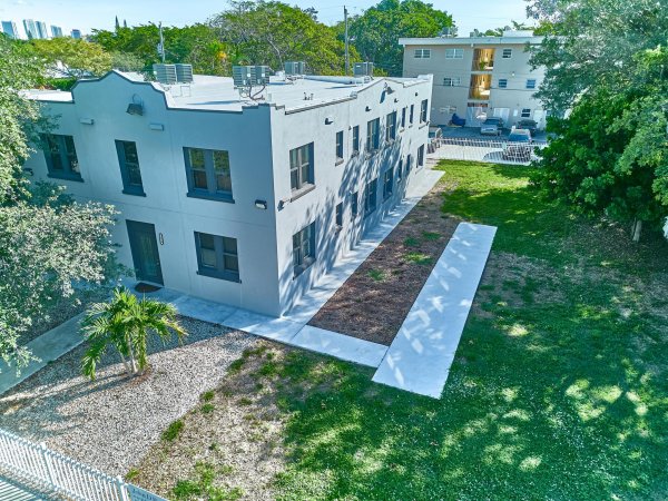 2020 Washington St #1-8 Hollywood, FL 33020