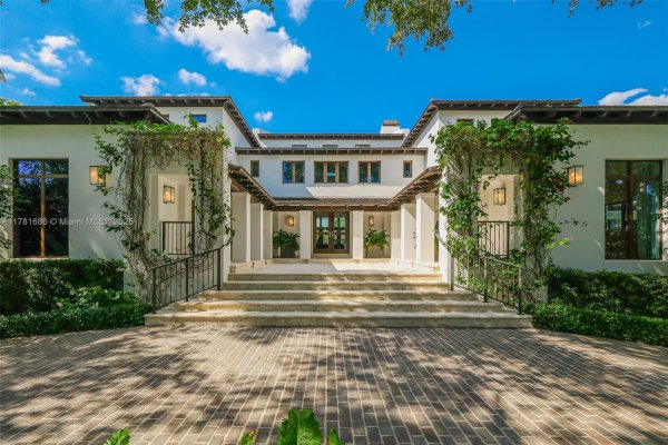 555 Arvida Pkwy Coral Gables, FL 33156 555 Arvida Pkwy Coral Gables, FL 33156