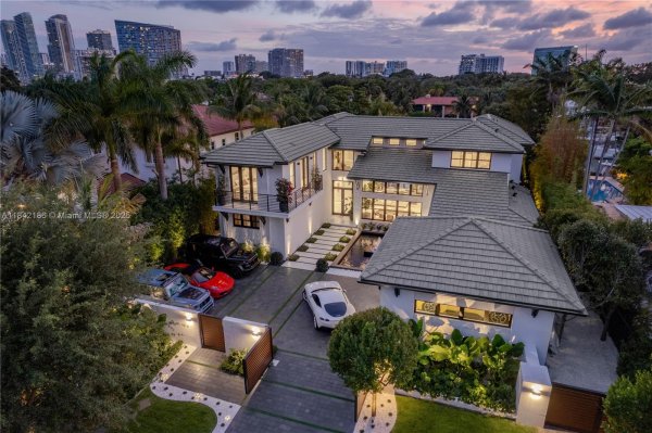 4241 Palm Ln Miami, FL 33137 4241 Palm Ln Miami, FL 33137