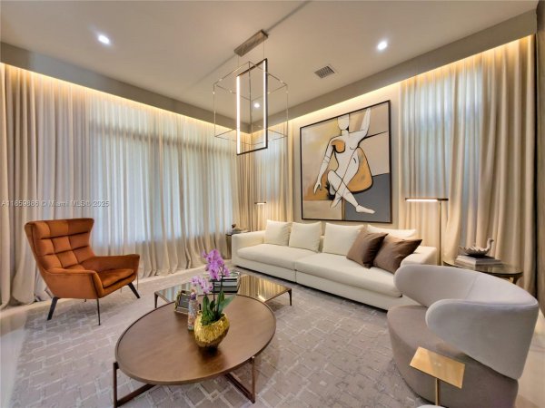 8162 NW 48th Ter Doral, FL 33166