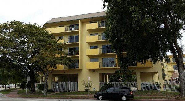 1975 Normandy Dr #206 Miami Beach, FL 33141