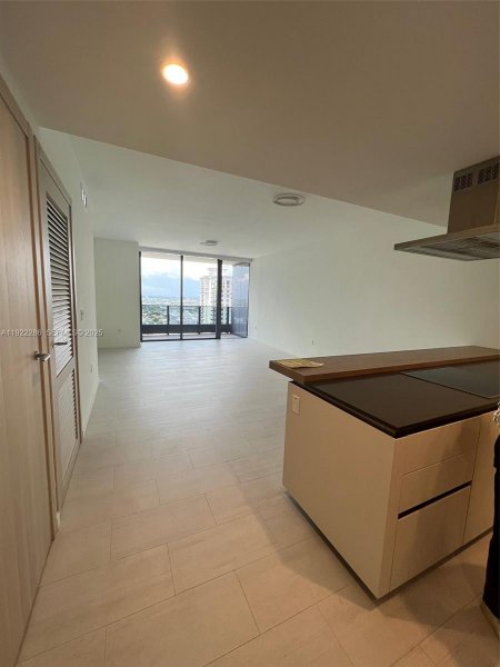 1000 Brickell Plz #3211 Miami, FL 33131