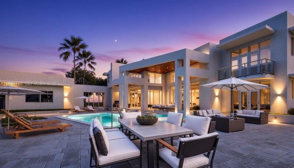 6300 SW 104th St Pinecrest, FL 33156