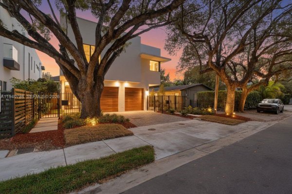 3073 Hibiscus St Miami, FL 33133