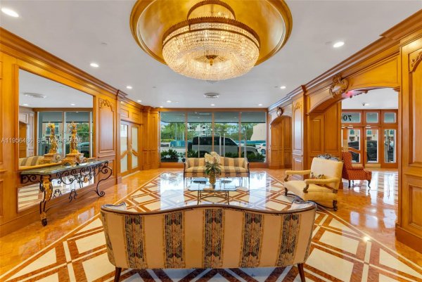 700 Biltmore Way #304 Coral Gables, FL 33134