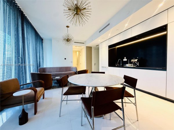 300 Biscayne Blvd Way #3908 Miami, FL 33131