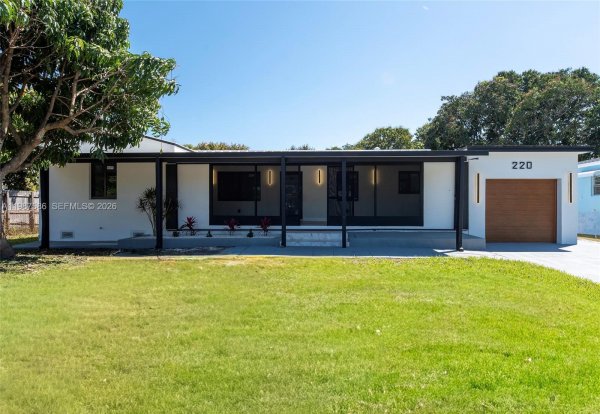 220 NW 144th St Miami, FL 33168