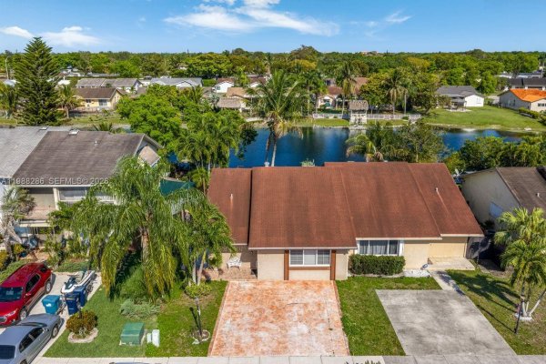 7821 SW 148th Ave #2 Miami, FL 33193