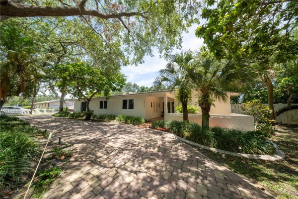 16445 SW 80th Ave Palmetto Bay, FL 33157