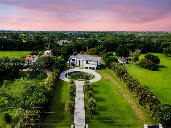 13441 Mustang Trl Southwest Ranches, FL 33330