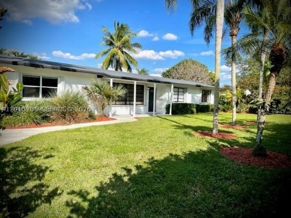 7425 SW 118th St Pinecrest, FL 33156