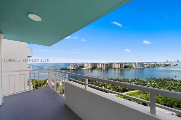 400 S Pointe Dr #1905 Miami Beach, FL 33139
