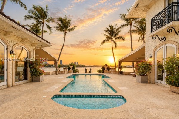 4 Palm Ave Miami Beach, FL 33139