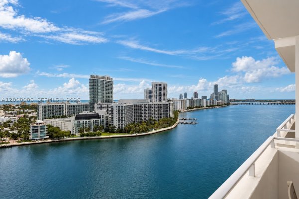 11 Island Ave #2006 Miami Beach, FL 33139