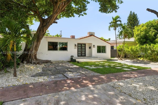 596 W 50th St Miami Beach, FL 33140