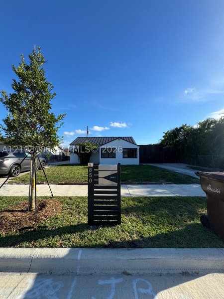 850 SE 2nd Pl Hialeah, FL 33010