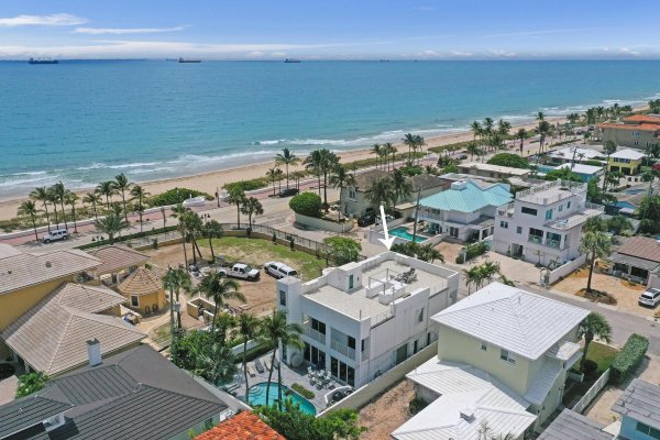 Undisclosed Address Fort Lauderdale, FL 33305