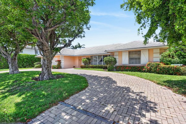 217 Plantation Palm Beach, FL 33480