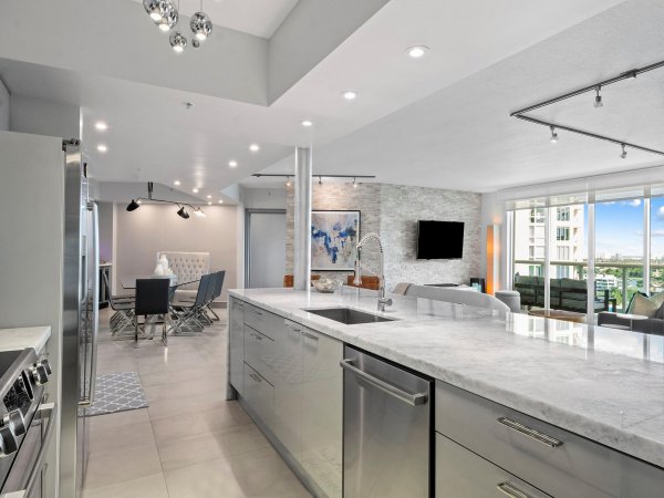 347 N New Riv #1401 Fort Lauderdale, FL 33301