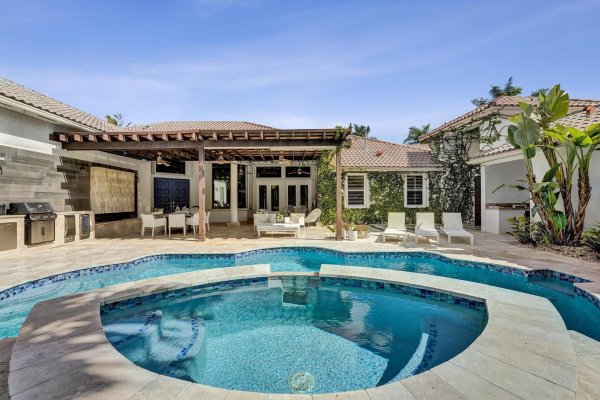 13763 NW 18th Pembroke Pines, FL 33028