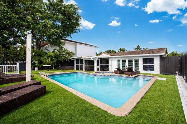 7701 NE 8th Ave Miami, FL 33138