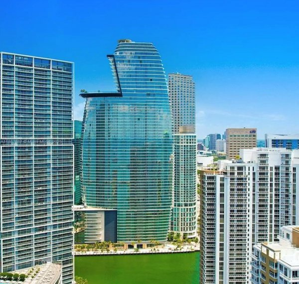 300 Biscayne Blvd Way #2804 Miami, FL 33131 300 Biscayne Blvd Way #2804 Miami, FL 33131