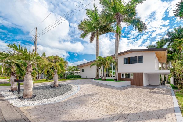 2436 2436th Okeechobee Ln Fort Lauderdale, FL 33317