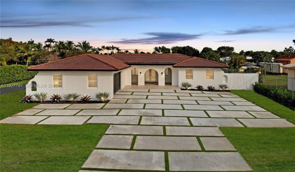 3801 SW 132nd Ave Miami, FL 33175