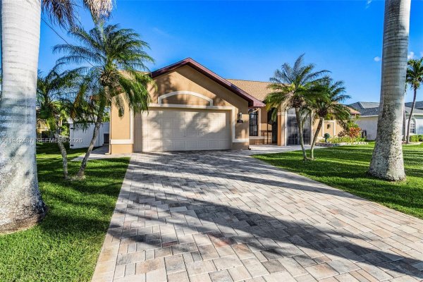 4841 SW 24th Cape Coral, FL 33914