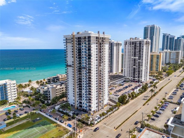 2101 S Ocean Dr #2304 Hollywood, FL 33019