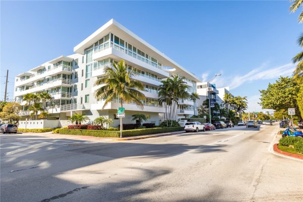 7800 Collins Ave #302 Miami Beach, FL 33141