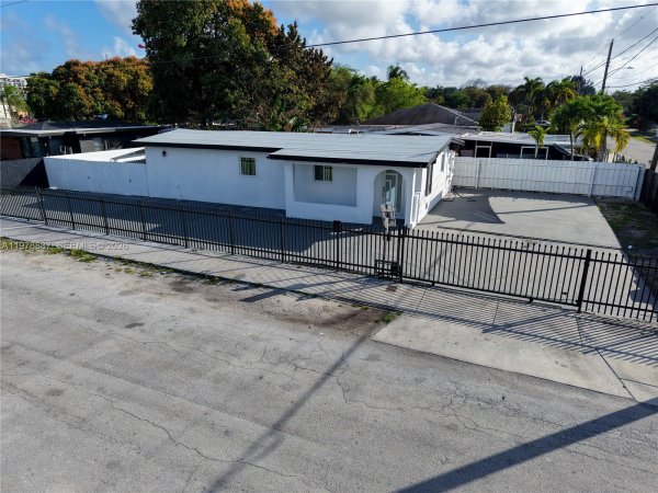 10090 W Fern St Miami, FL 33157