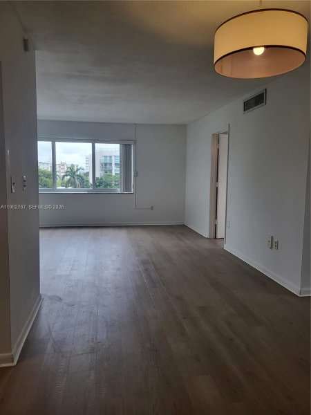 1020 94th St #503 Bay Harbor Islands, FL 33154