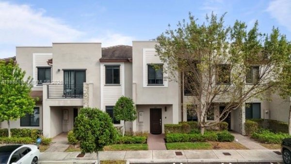 325 NE 208th Ter Miami, FL 33179