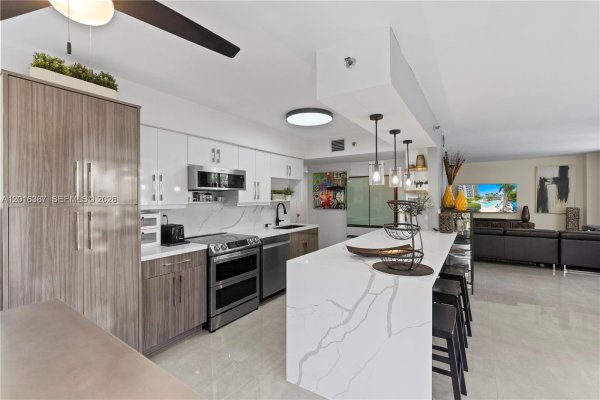 3600 Mystic Pointe Dr #306 Aventura, FL 33180