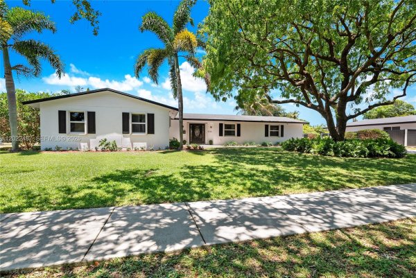 15700 SW 87th Ave Palmetto Bay, FL 33157