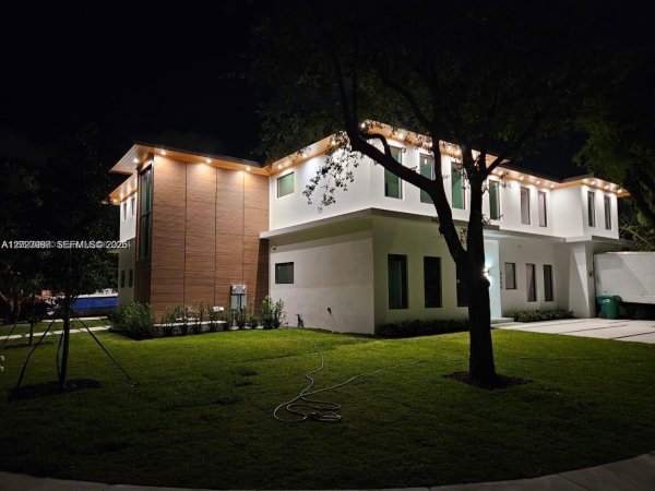 8410 SW 65th Ave South Miami, FL 33143