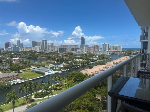 3640 Yacht Clb Dr #1403 Aventura, FL 33180