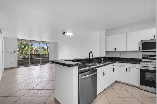 1401 Bay Rd #409 Miami Beach, FL 33139