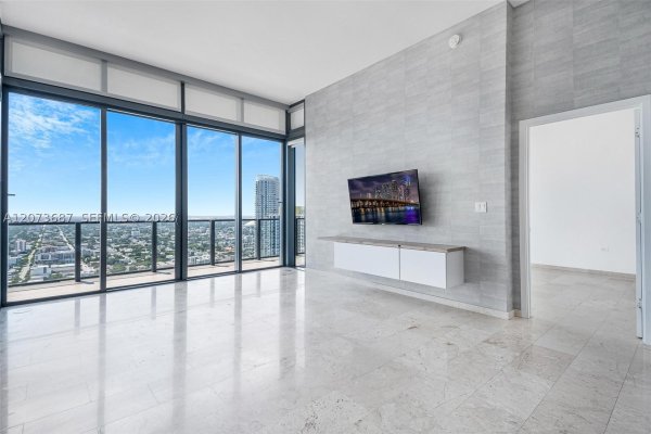 88 SW 7th St #4004 Miami, FL 33130