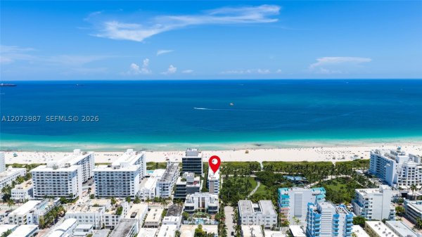 301 Ocean Dr #201 Miami Beach, FL 33139