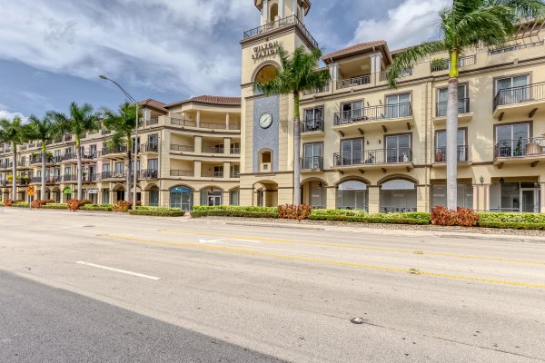 2631 NE 14th #406 Wilton Manors, FL 33334